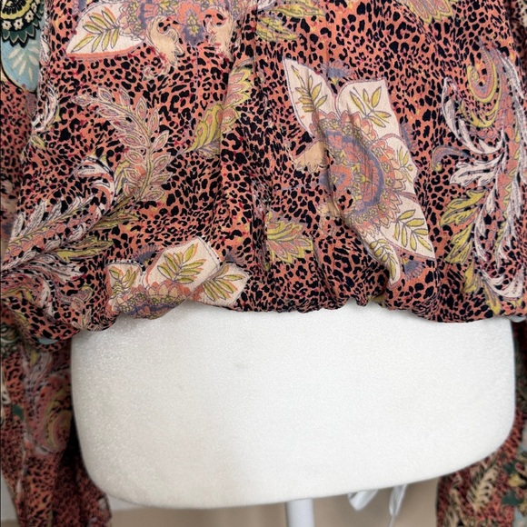 Angie Floral V-Neck Blouse - Picture 2 of 6